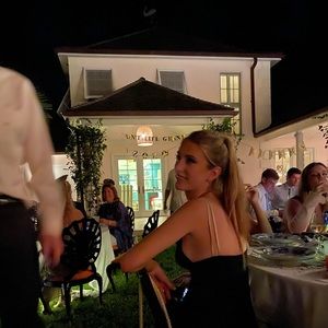 Meet your Posher, Ava